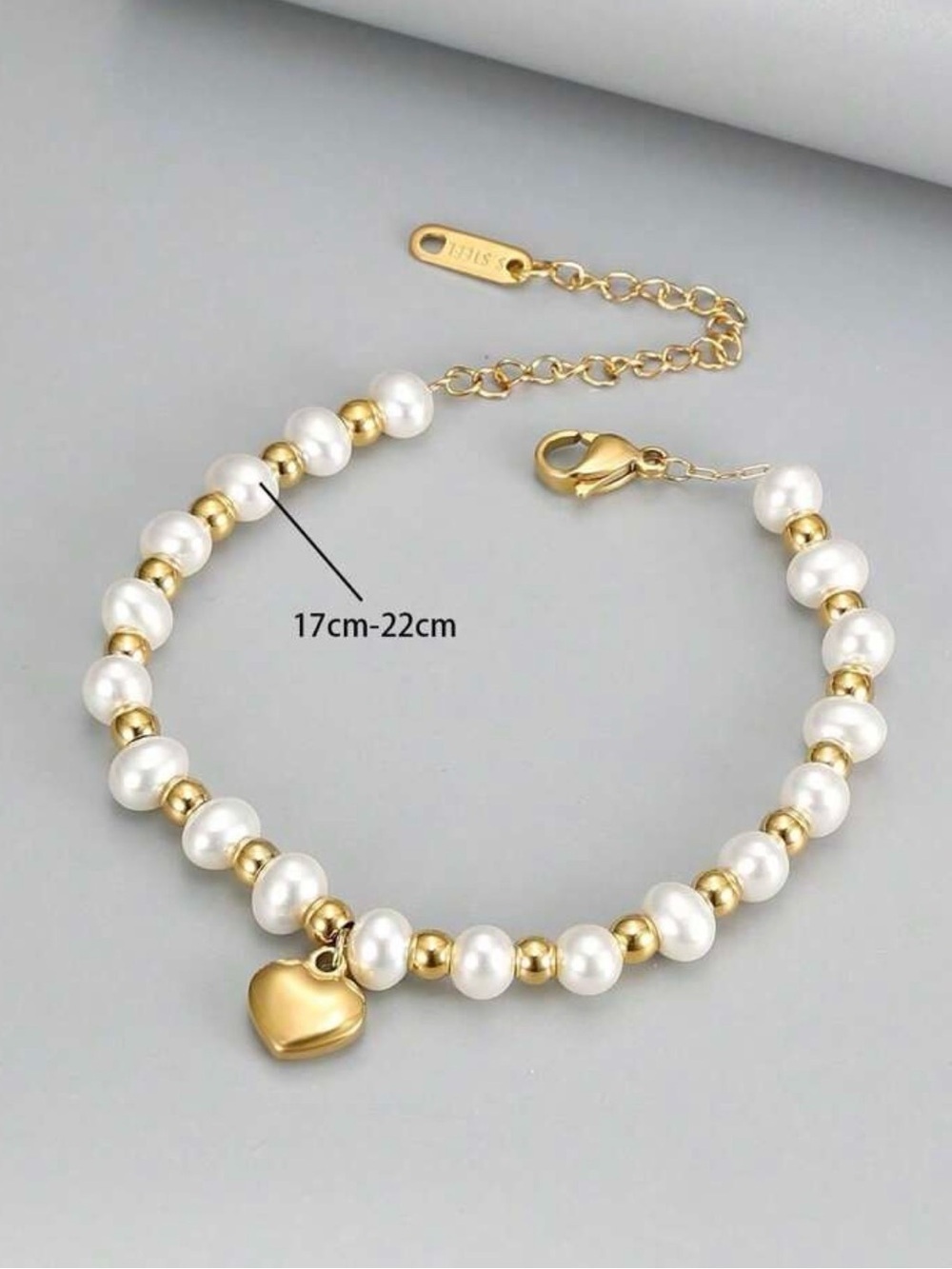 Minimalist Heart Charm Bracelet - Picture 5 of 6